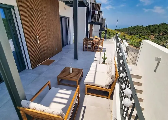 Sunlit Patio Retreat Near Ericeira By Lisbeyond Lejlighed