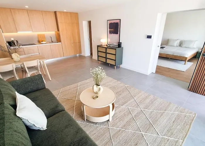 Sunlit Patio Retreat Near Ericeira By Lisbeyond Lejlighed Carvoeira