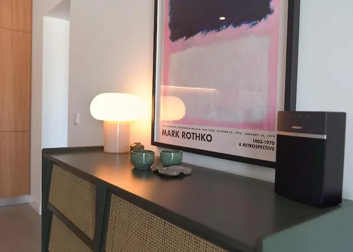 Sunlit Patio Retreat Near Ericeira By Lisbeyond * Carvoeira