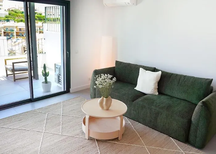 Sunlit Patio Retreat Near Ericeira By Lisbeyond Carvoeira